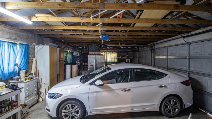 5 Bedroom Property for Sale in Mountainside Western Cape